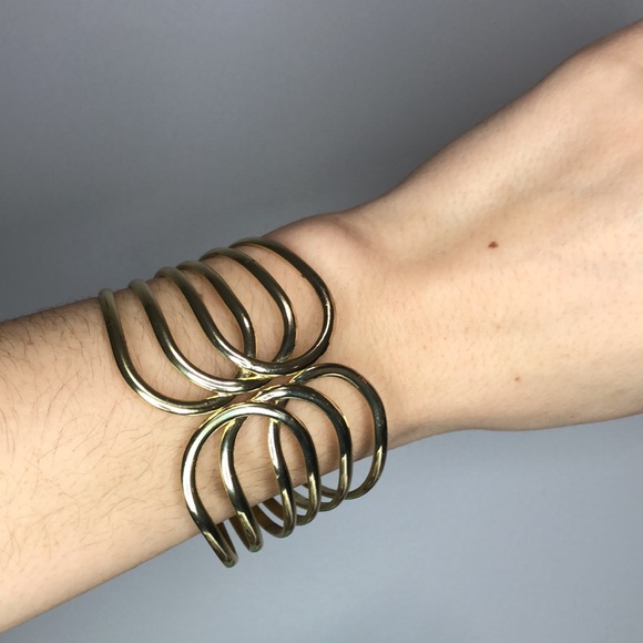 Gold Party Jewlery Bracelet - Picture 2 of 3